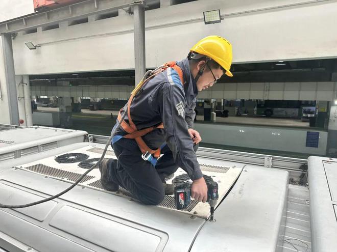 但您一定能坐上凉爽的公交车原因是……九游会j9入口登录新版天气逐步变热